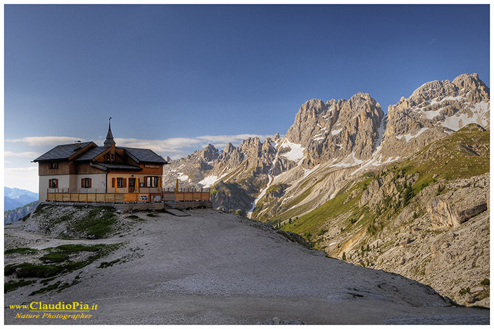 rifugio preuss in val di fassa, dolomiti